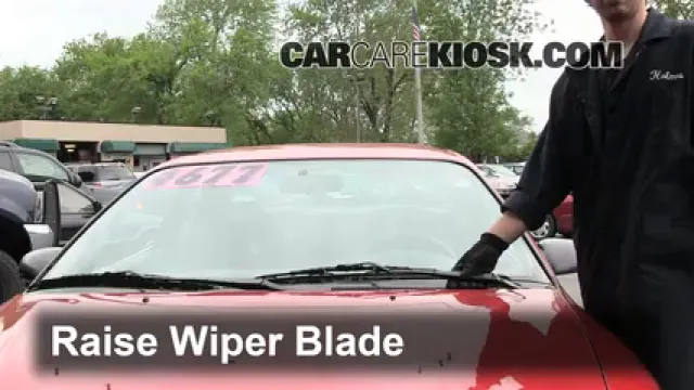 1996 Dodge Avenger ES 2.5L V6 Balais essuie-glace avant Changer les balais des essuie-glace